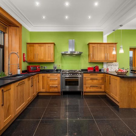 Fontain House: 4 Bedroom Victorian Villa ブレアゴーリー エクステリア 写真